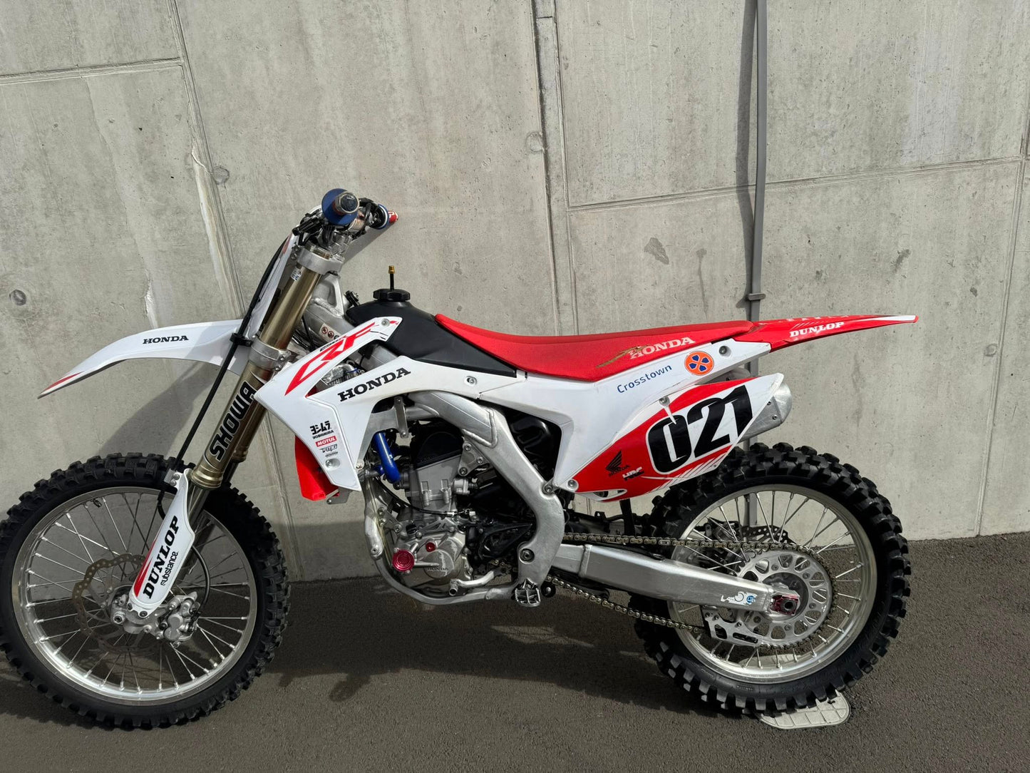Crf250 17 twin pipe rad braces loads of extras fast 4/ £3795