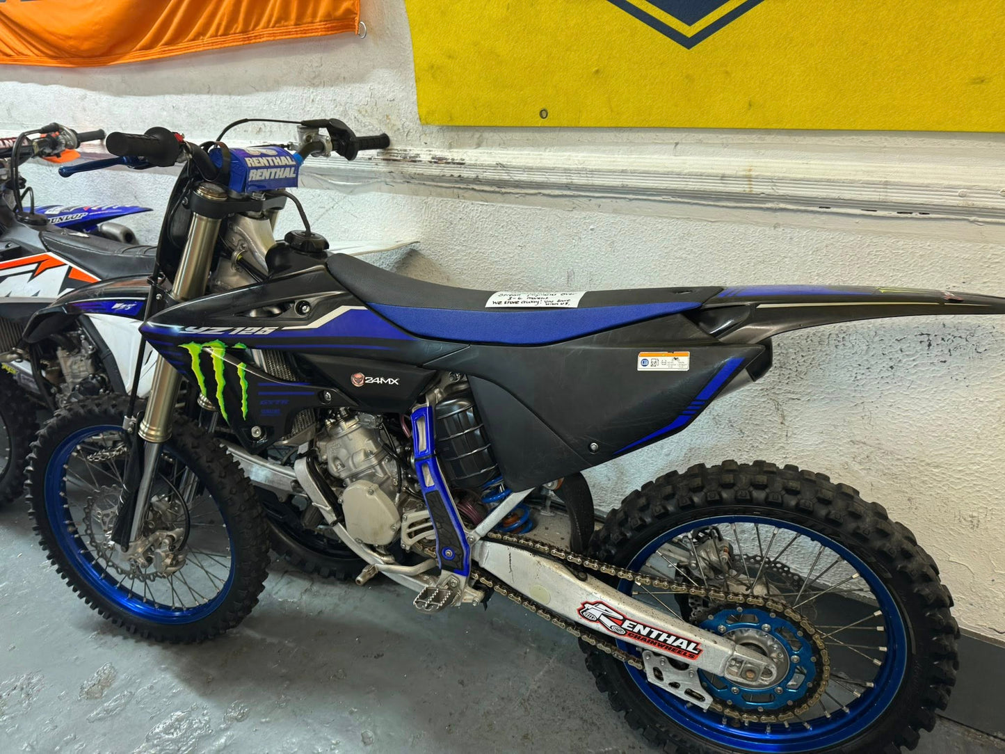 YZ125 2023 MONSTER BLACK ED, CLEAN BIKE THROUGHOUT,