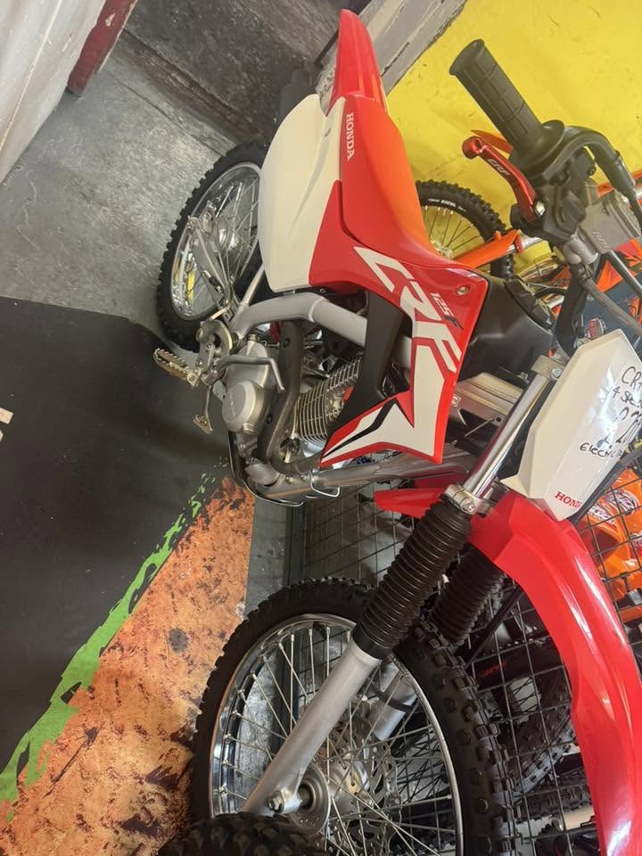 crf125 4 speed fun kids bike ideal learner bike suitable for older tasller rider,