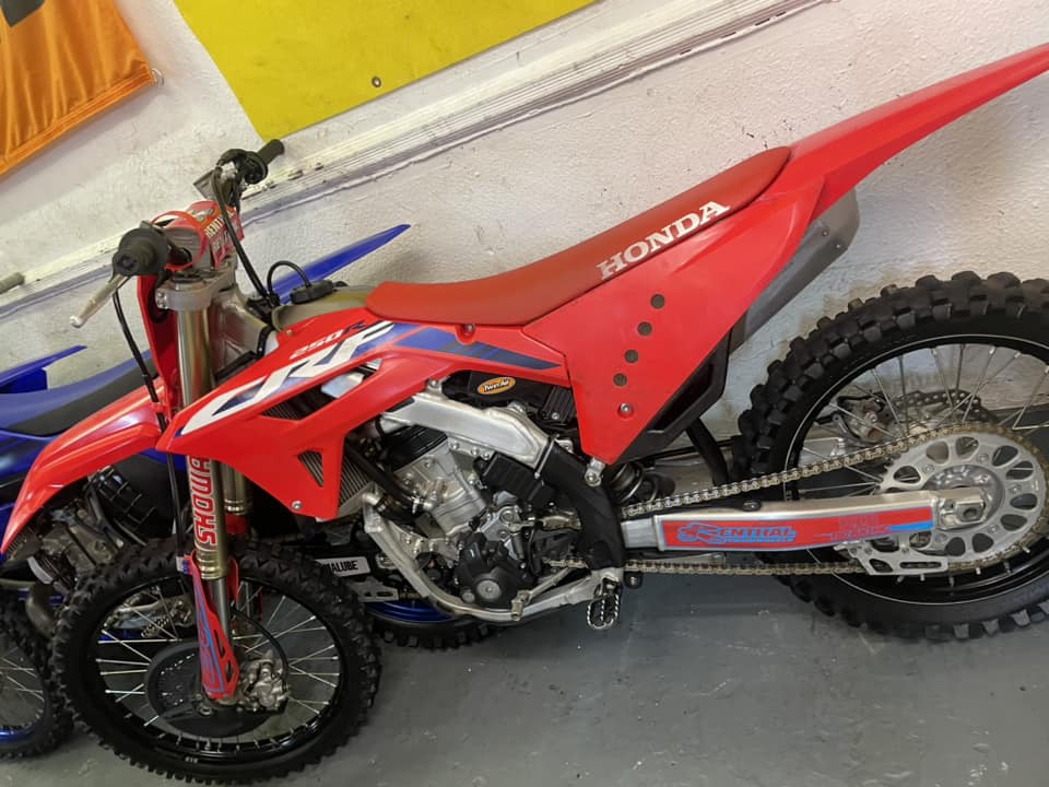 crf250 23 was £5295 now @£4995