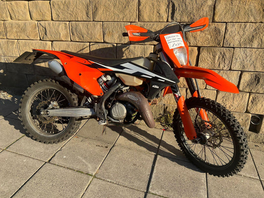 XCW 125 17 ROAD LEGAL BIKE now £4100 was 4400