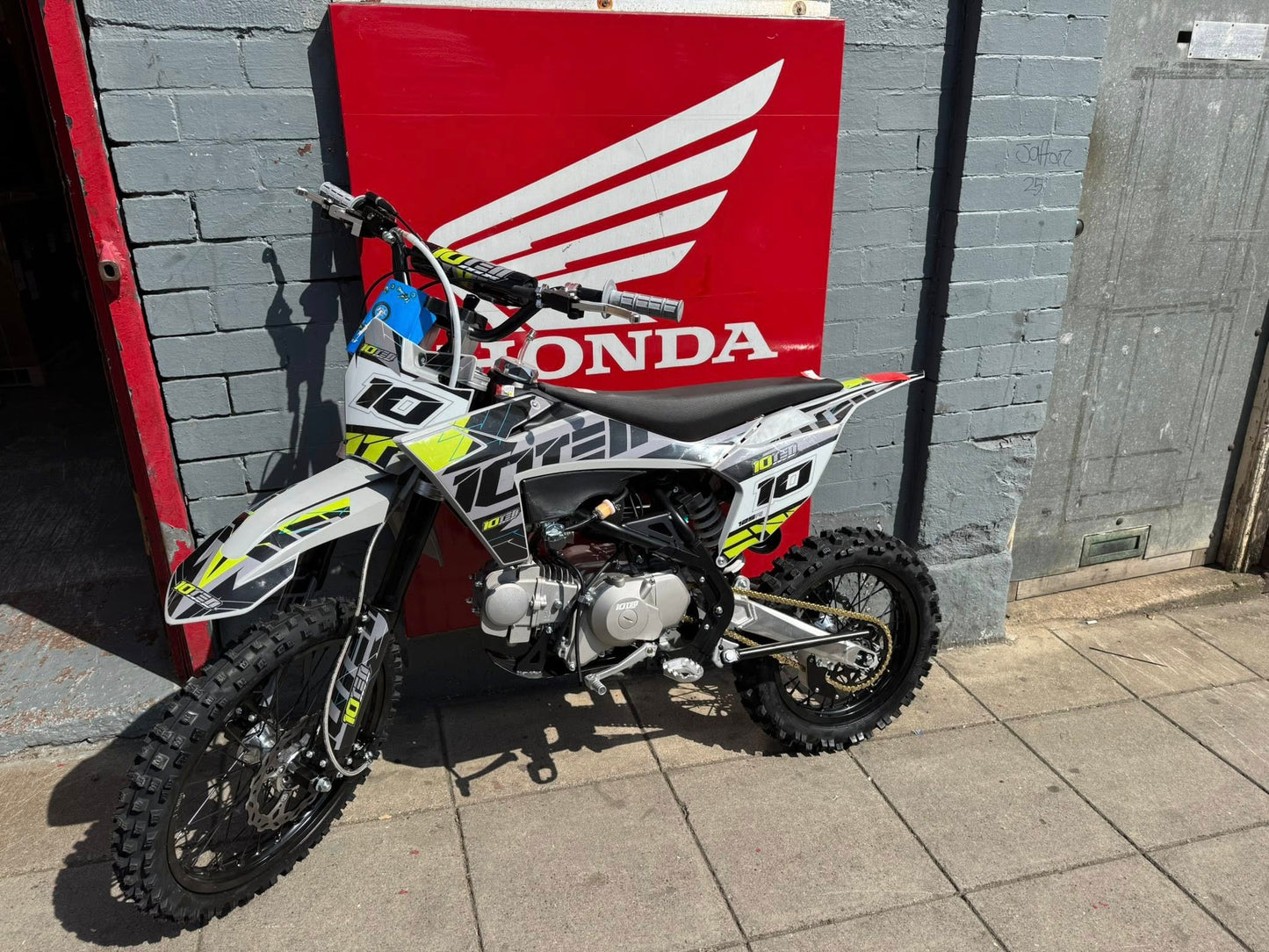 Pit bike ten 10  ✅Reliable make  ✅ideal first bike not breaking the bank !  Same size as small wheel 85  £1099 built ready to go 🏍️