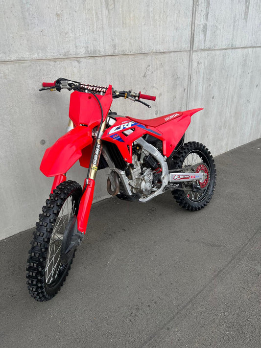 crf250 25 low hours lovley condition fully serviced,