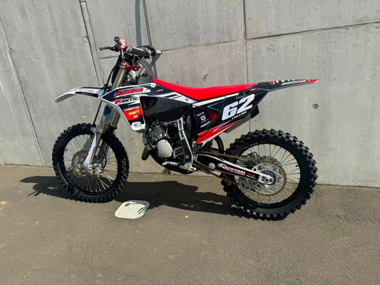 New arrivals fantic 125 immaculate bike throughout 23 model loads of extras original clean condition,