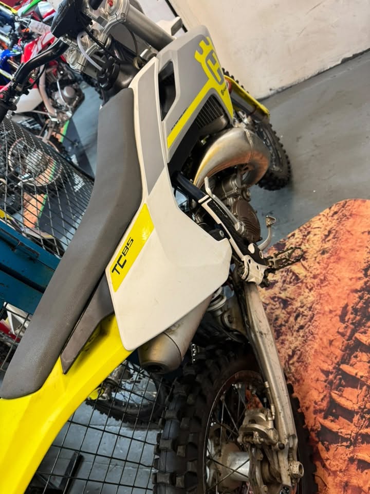 husky 85 23