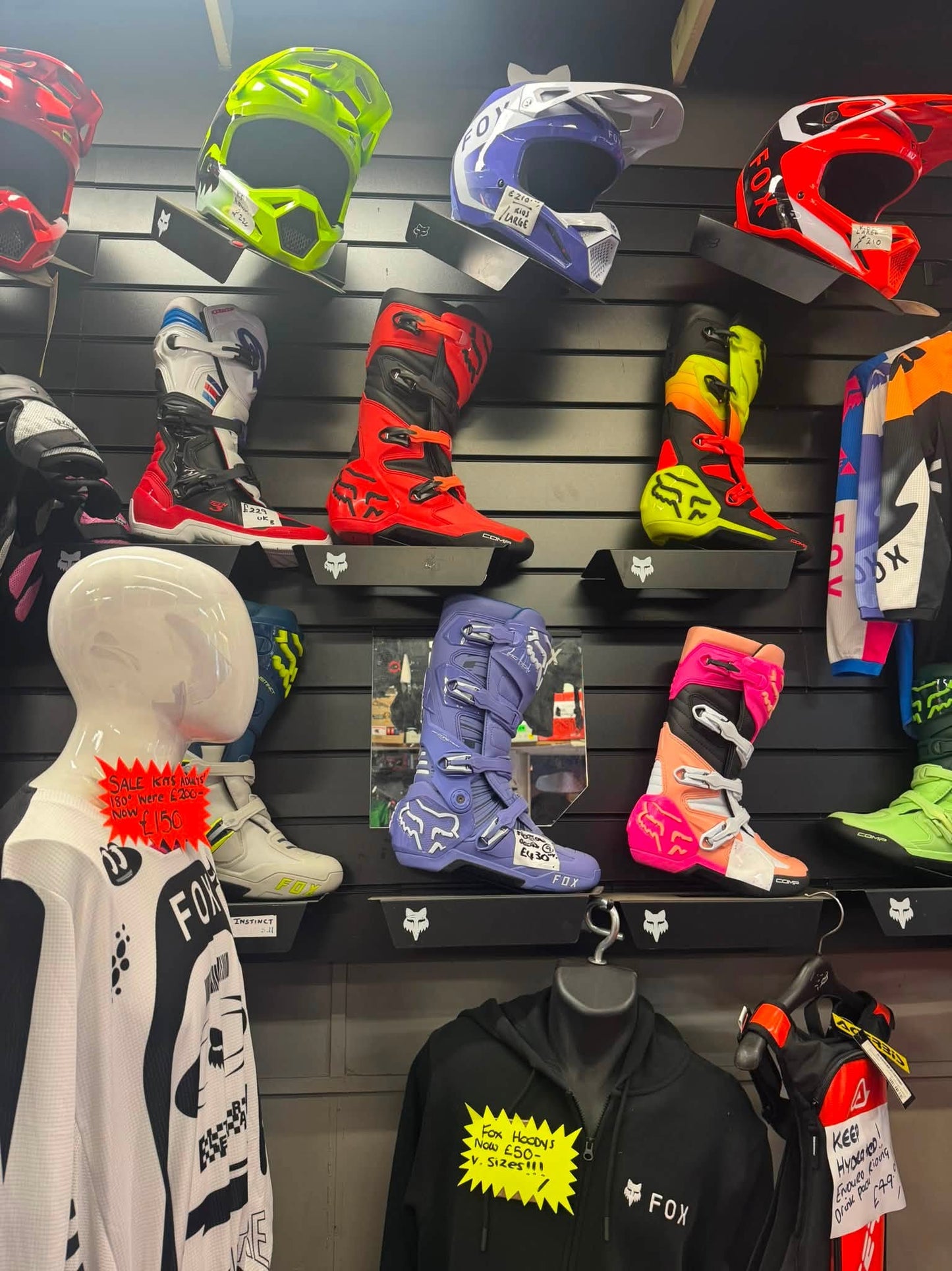 BOOTS ADULTS FROM £200-499 VARIOUS DESIGNS,